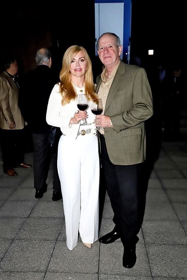 Catalina Ibarra de Martínez y Ricardo Martínez Porte