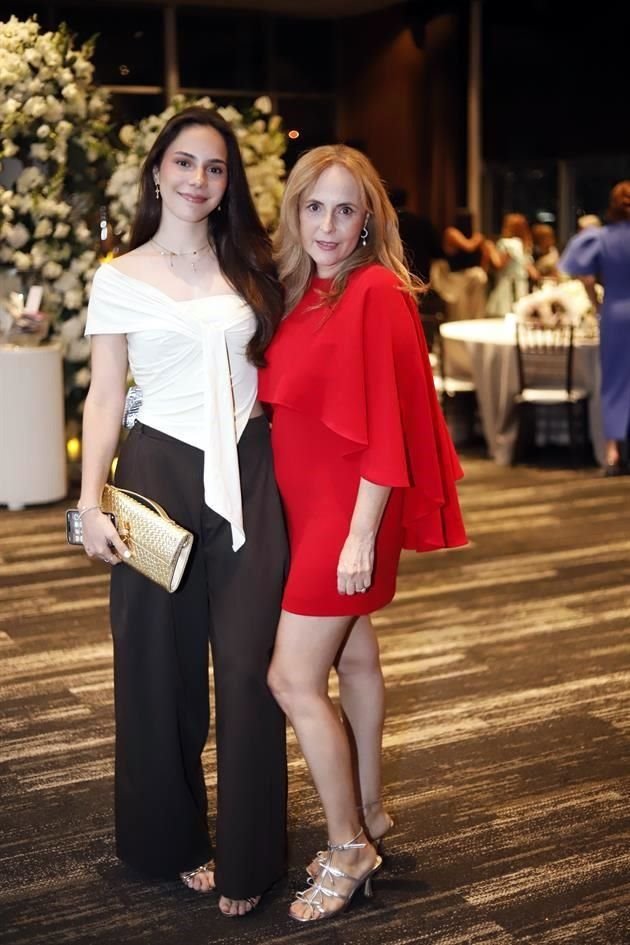 Marian González Quiroga y Nancy Quiroga de González