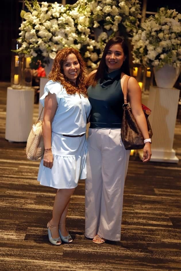 Sara de Hoyos y Patricia González