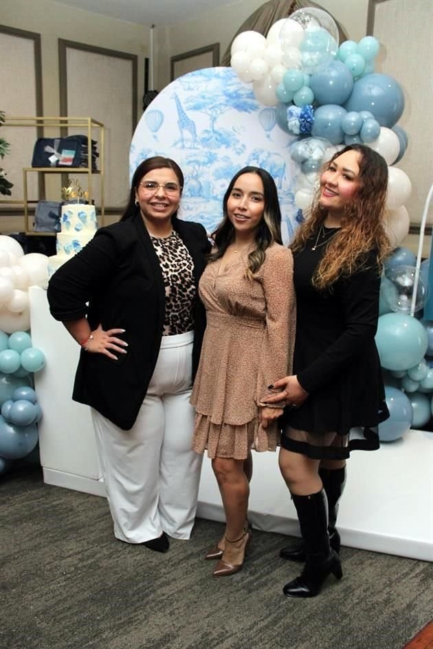 Moncerrat Villanueva, Martha Zamora y Cristina Trujillo