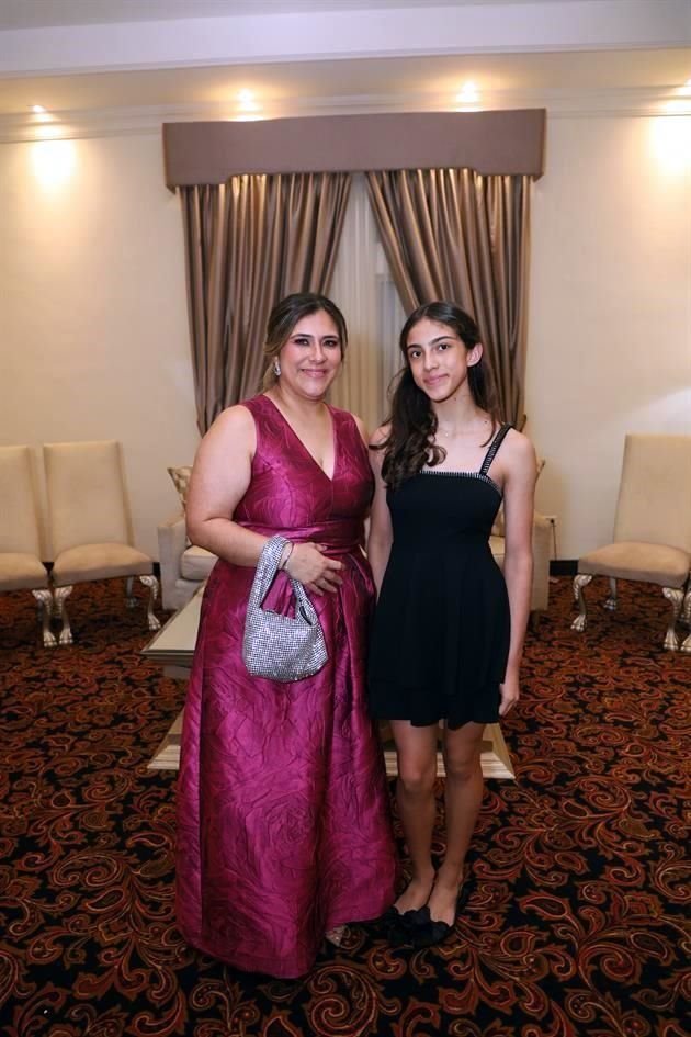 Naslyn González y Zoe Galván