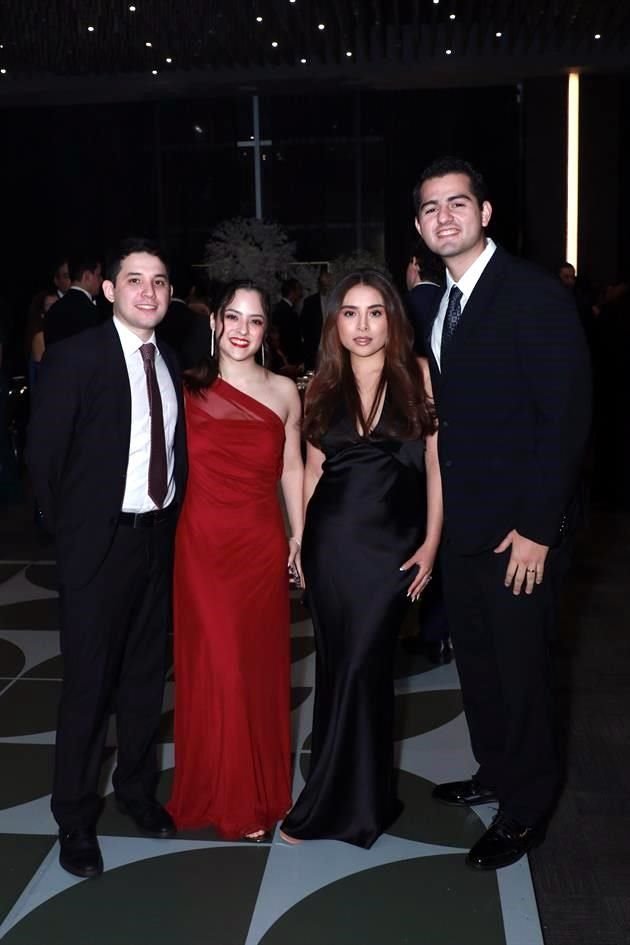 Adrián Dávila, Lily Rada, Kimberly Flores y Óscar Medrano