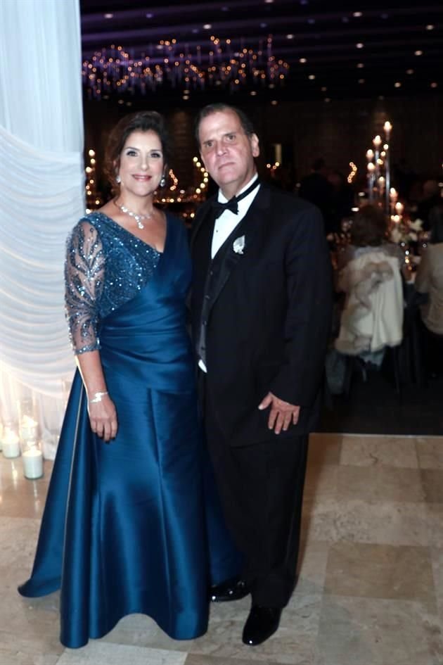 Gloria Jezzini de Martínez y Adrián Martínez Villarreal