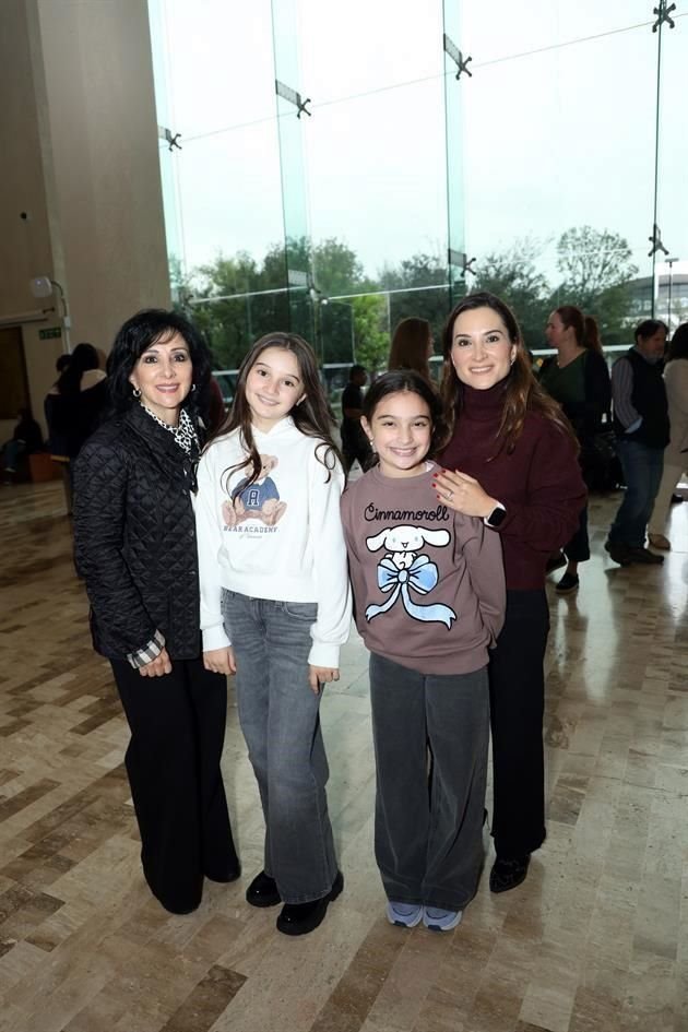 Marcela Garza, María Jimena Cavazos, Ana Ceclia Cavazos y Ari Marfil