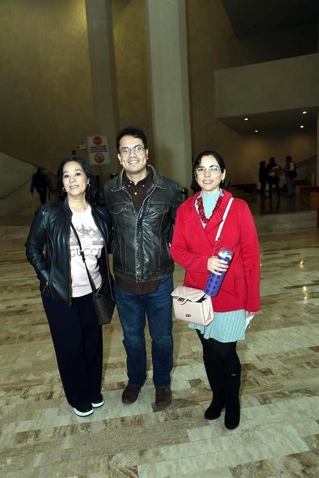 Patricia Villarreal, Rodrigo Ferraez y Cristina Aparicio