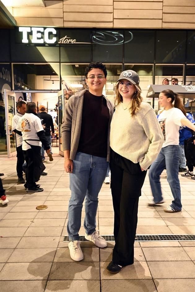 Diego García y Sofía Medina