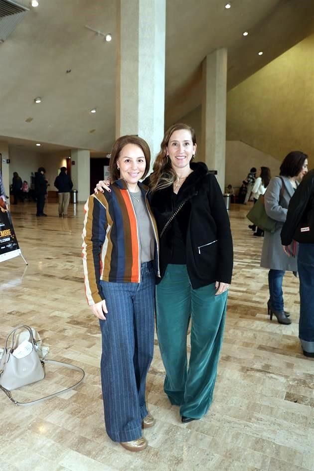 Rocío Escamilla y Bárbara Harris