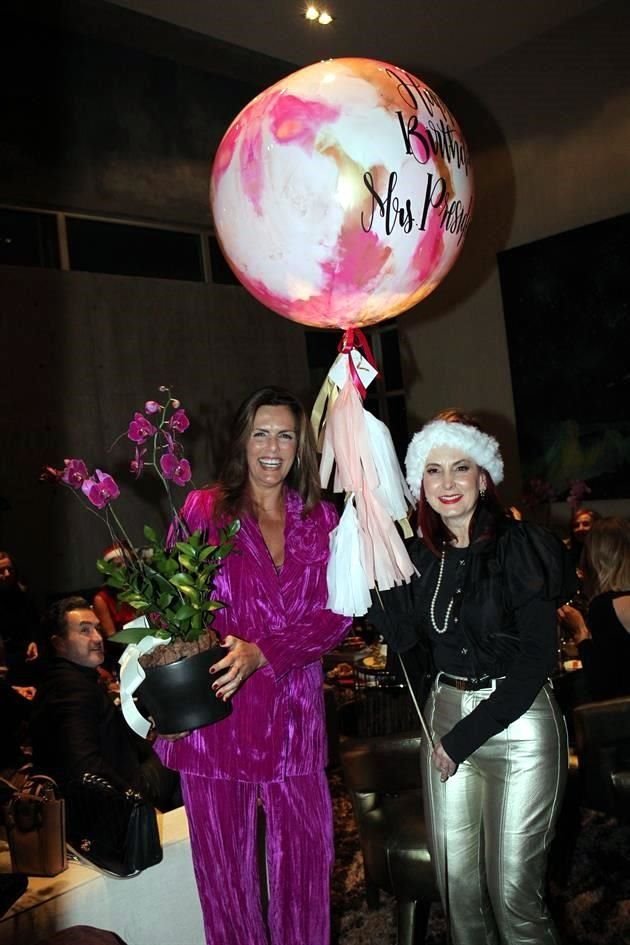 Rosa María Olivier  y Mony García