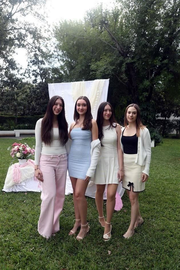 Danna Espinoza, Sofía Lozano, Rebeca Espinoza y María Ángela Aguirre