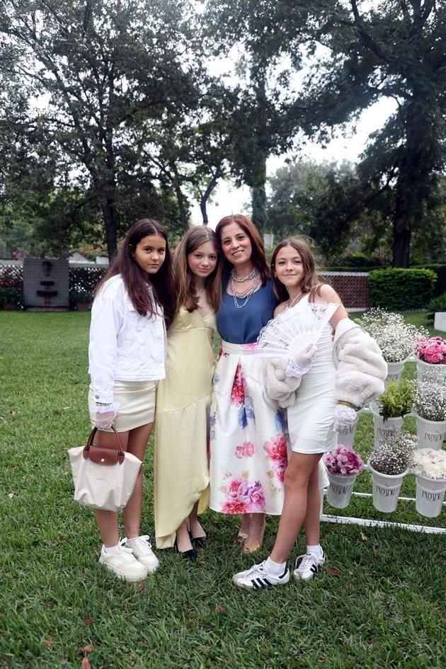 Isabela Martínez, Carolina del Bosque, Carolina Martínez de Del Bosque y Elisa Martínez