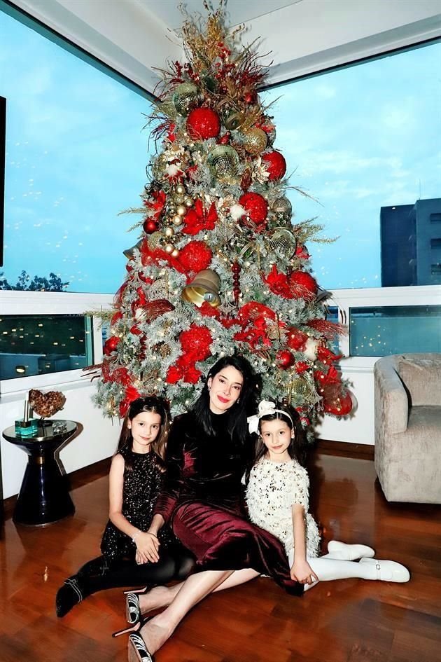 Arlen Valdez con sus hijas María Sofía e Isabella Baca