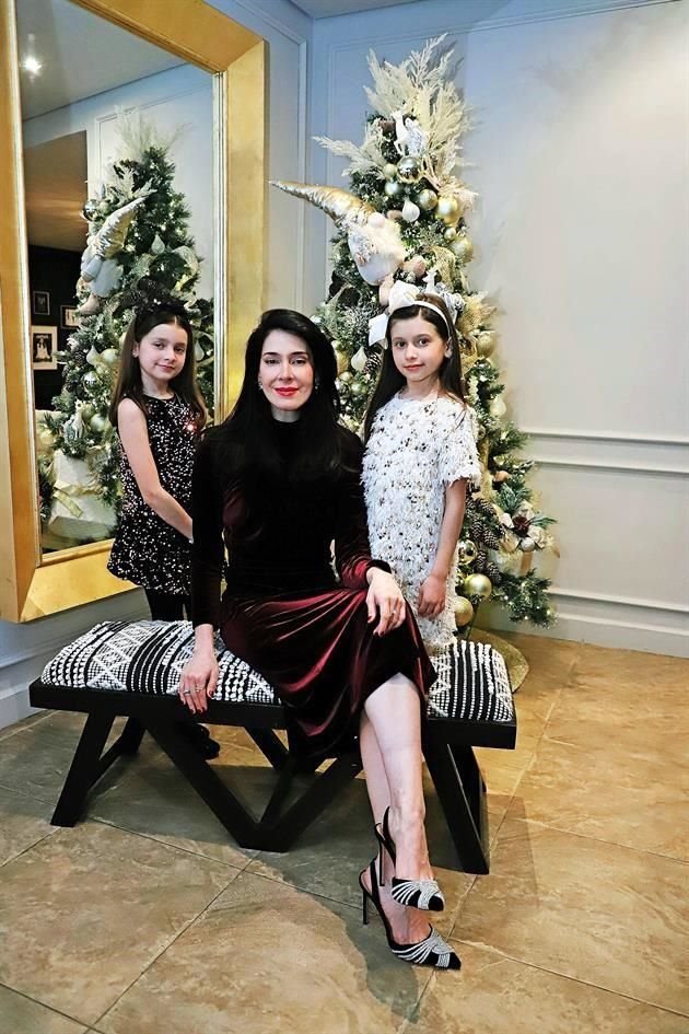 Arlen Valdez con sus hijas María Sofía e Isabella Baca