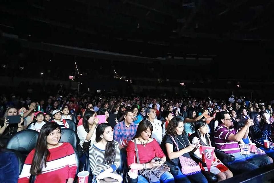 'La CQ, El Musical' divierte a regios en el Banamex.