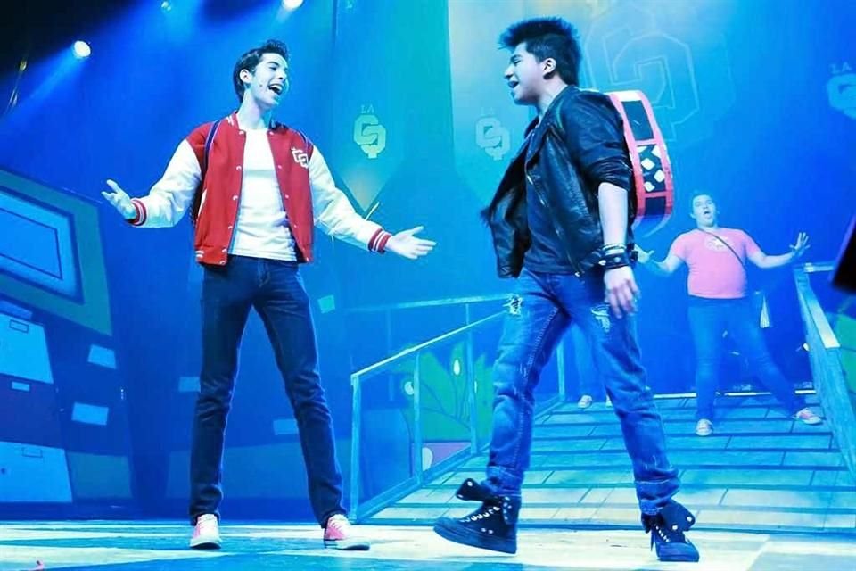 'La CQ, El Musical' divierte a regios en el Banamex.