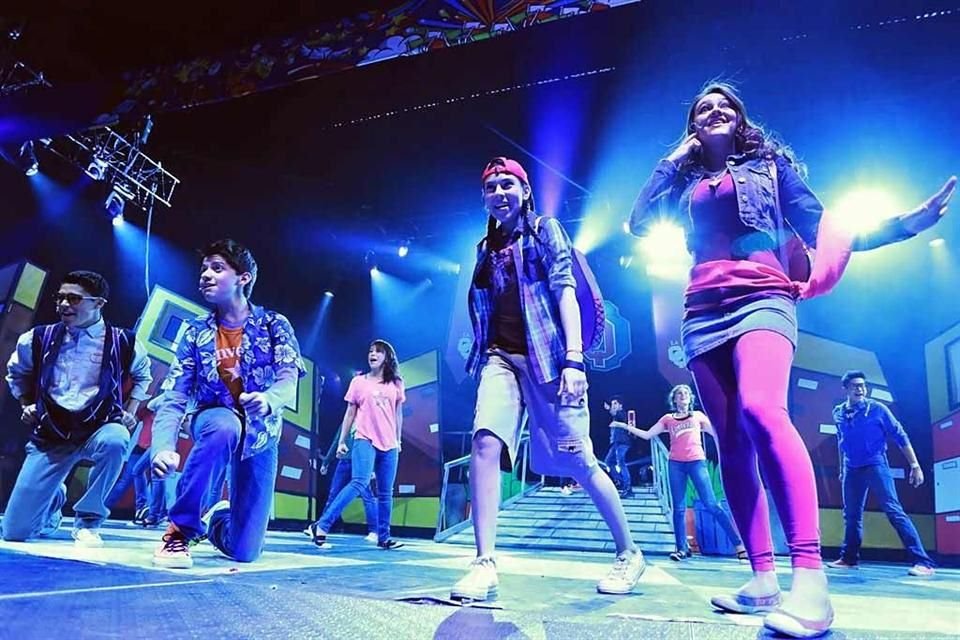'La CQ, El Musical' divierte a regios en el Banamex.
