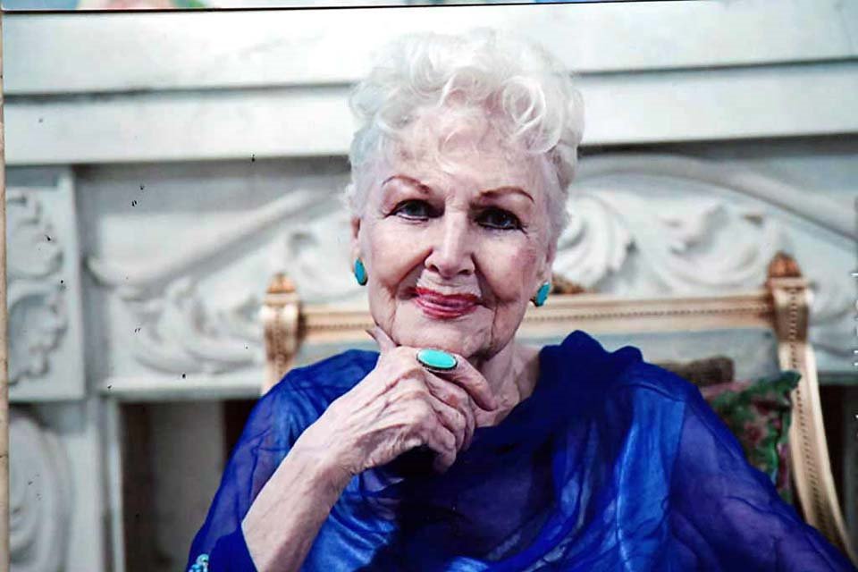 Hace unos pocos años, maquillada.