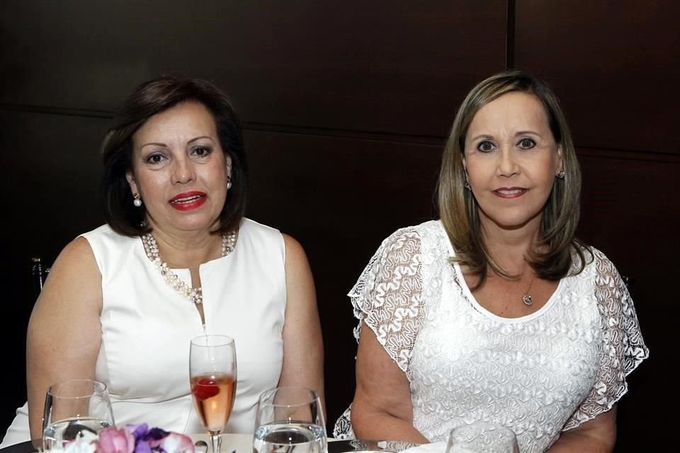 Malena Treviño y Dolores Guerra de Elizondo