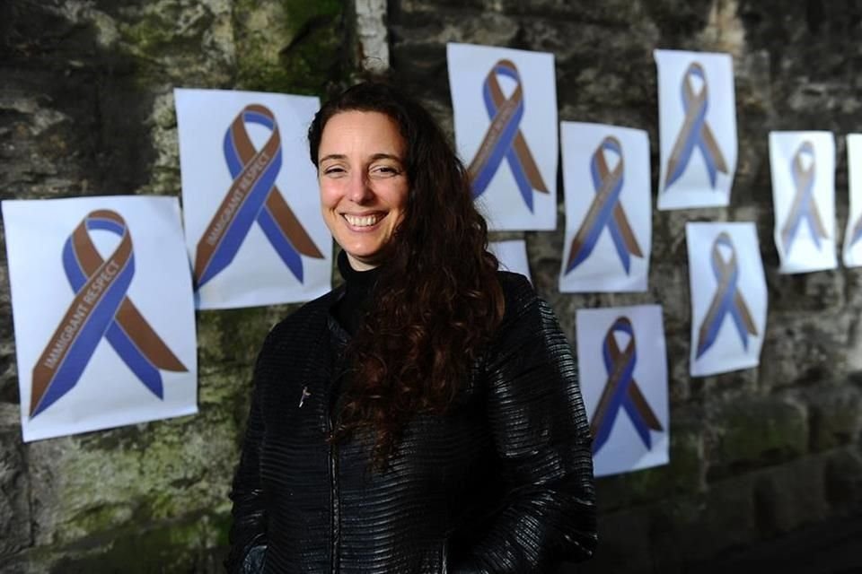 La artista Tania Bruguera fue detenida la mañana de este lunes cuando salía de su casa para dirigirse a una sentada pacífica a las puertas del Ministerio de Cultura. 