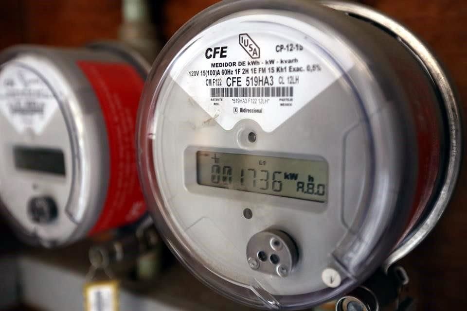 CFE expuso que sí adquiere equipos de medición con especificación G0100-05, pero la mayoría de los medidores que compra son de características técnicas convencionales, porque le representa un costo 5 veces menor.