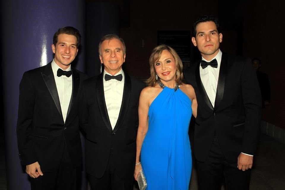 Mauricio de la Garza, Óscar de la Gaza, María Clariond de De la Garza y Alán Estrada