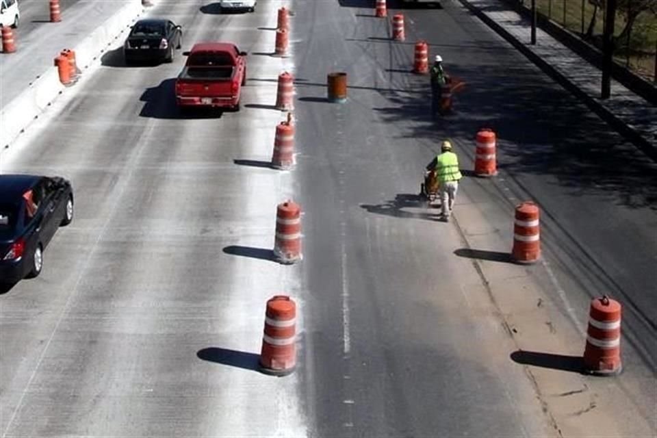 La inversión en obras del sector público se ha visto afectado principalmente en obras carreteras.