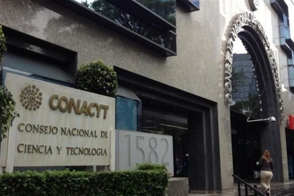 El Conacyt rechazó suspender las convocatorias y contratos posteriores al 31 de julio, como solicitó María Elena Álvarez-Buylla, futura titular del organismo. 
