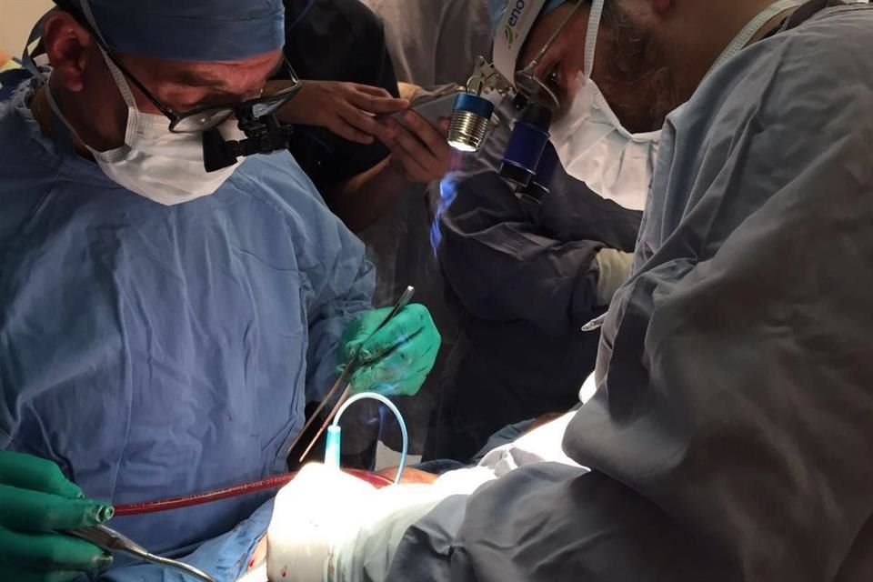 En octubre de 2016, en la primera macro campaña, médicos del Hospital General de México ofrecieron cirugías reconstructivas a 319 sobrevivientes de cáncer de mama, 19 más de las previstas.