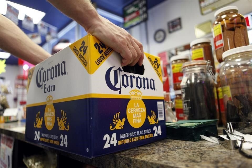 En diversas cadenas de autoservicio, tiendas de conveniencia y abarrotes ya no hay cerveza de marcas como Corona.