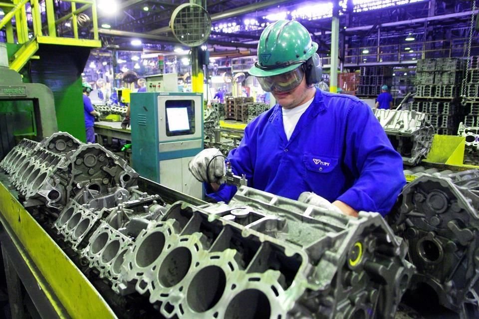 A tasa anual, la actividad industrial total redujo su producción 2.04 por ciento en septiembre.