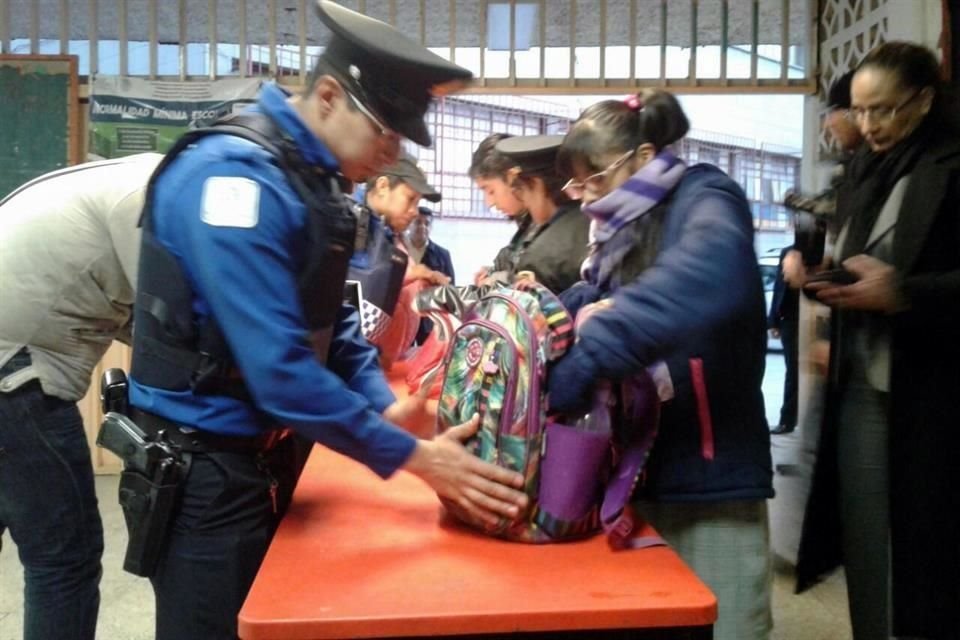 Red por Derechos de Infancia reprobó que, tras ataque en escuela de Torreón, se prevea retomar Mochila Segura, ya que criminaliza a niños.