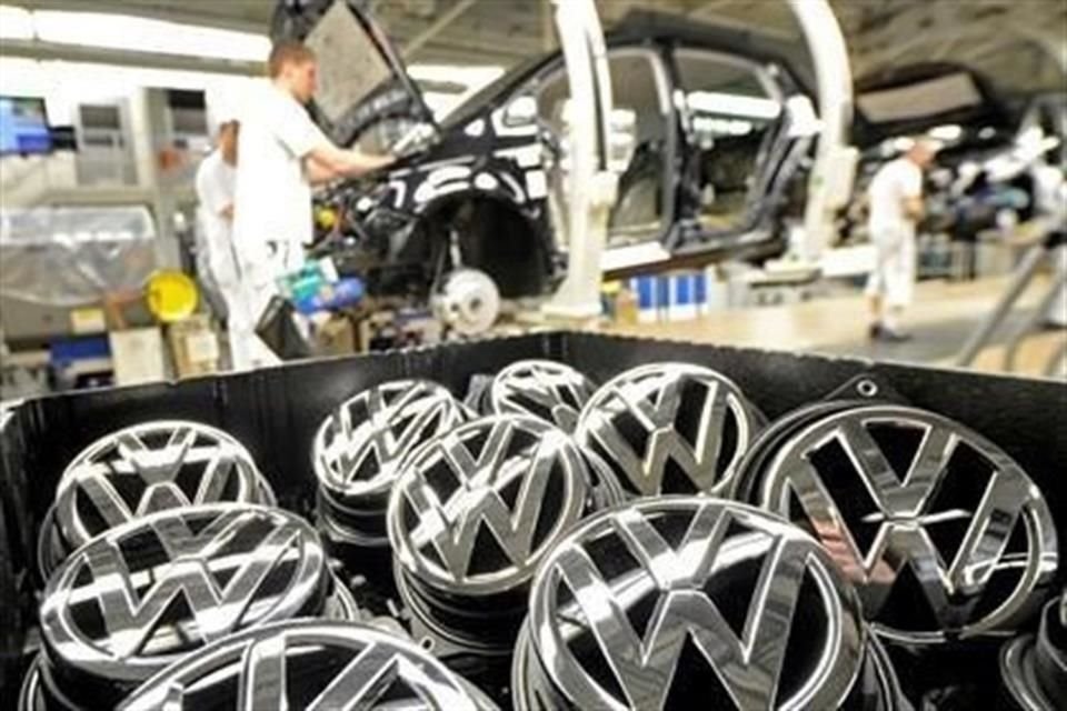 Reguladores chinos pidieron a VW, a General Motors y a Mercedes-Benz que convoquen a control vehículos con bolsas de aire fabricadas por Takata.