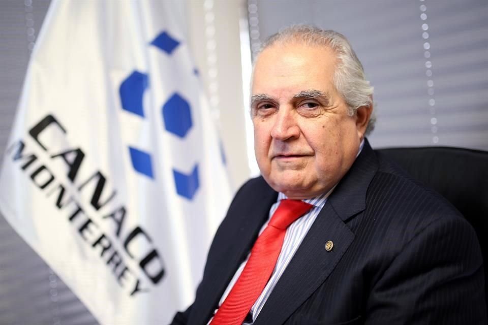 Posa Jorge Emilio Garza Treviño, nuevo presidente de la Canaco.