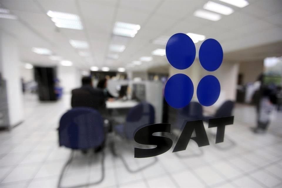 Generalmente, en los últimos días de abril, la página del SAT suele fallar por la saturación de contribuyentes que quieren hacer su declaración a la última hora. 