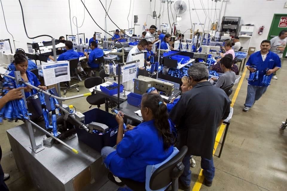 El empleo de la rama correspondiente a fabricación de prendas de vestir disminuyó 0.78 por ciento en agosto.