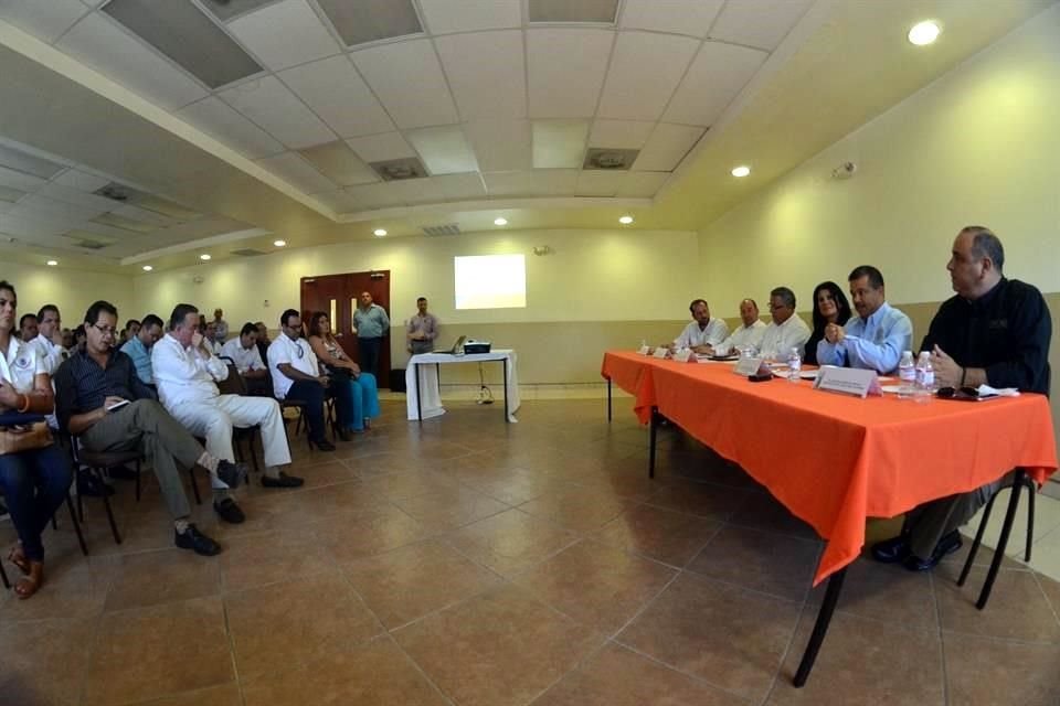 Autoridades municipales, federales, del Congreso local y la UABC, firmaron por primera vez un 'Acuerdo de Voluntades de San Felipe'.