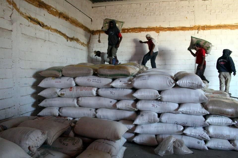 Un acopiador de Zacatecas dijo que el precio que pedía por una tonelada de frijol negro en octubre de 2016 era de 12 mil pesos, pero tuvo que venderla en 9 mil 500 pesos.