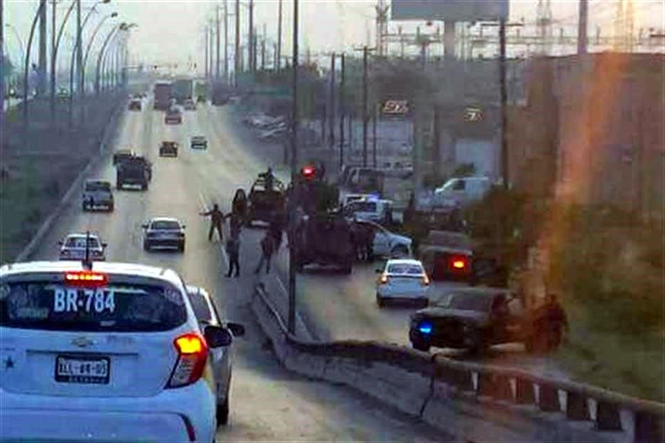 Los otros tres fueron hombres abatidos por las autoridades en diferentes hechos, entre ellos uno que despojaba a conductores de sus vehículos y otro que intentaba robar camionetas de una agencia.