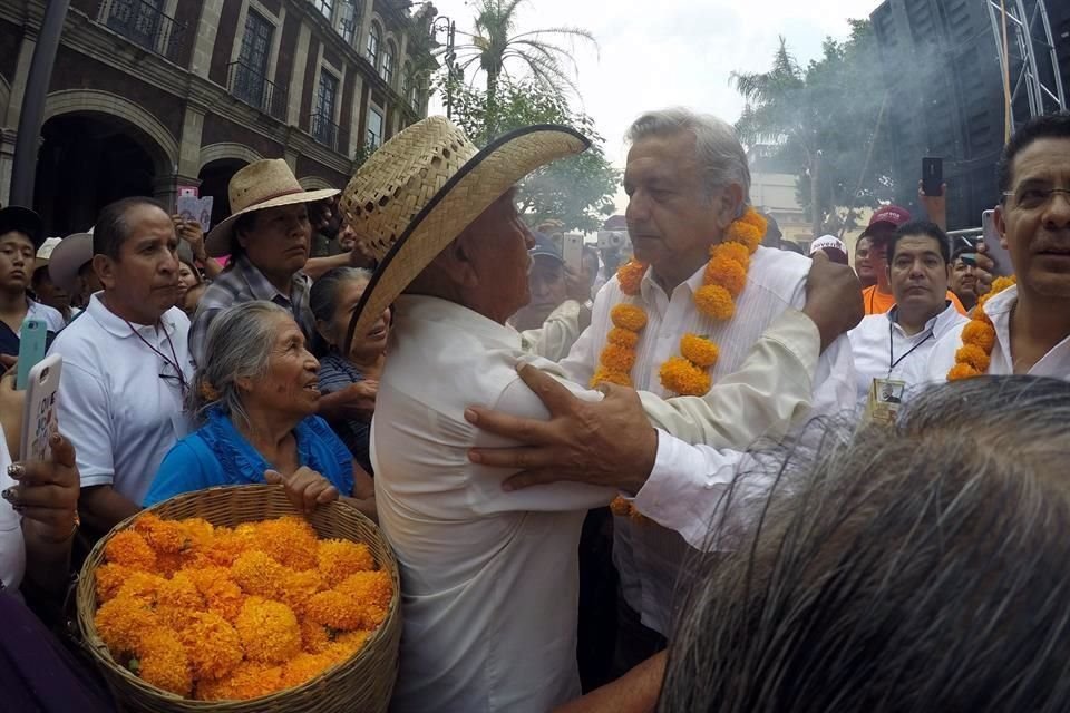 El dirigente nacional de Morena encabezó la firma del Acuerdo Político de Unidad por la Prosperidad del Pueblo y el Renacimiento de México en Morelos.