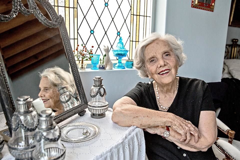 Poniatowska en su casa de Chimalistac. A punto de cumplir 85 años, sigue preguntándose: '¿Por qué está uno aquí en la Tierra?'.