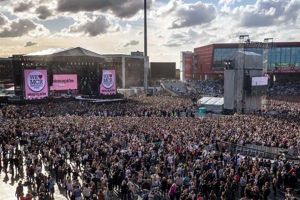 La gente en todo momento se entregó por completo al show.