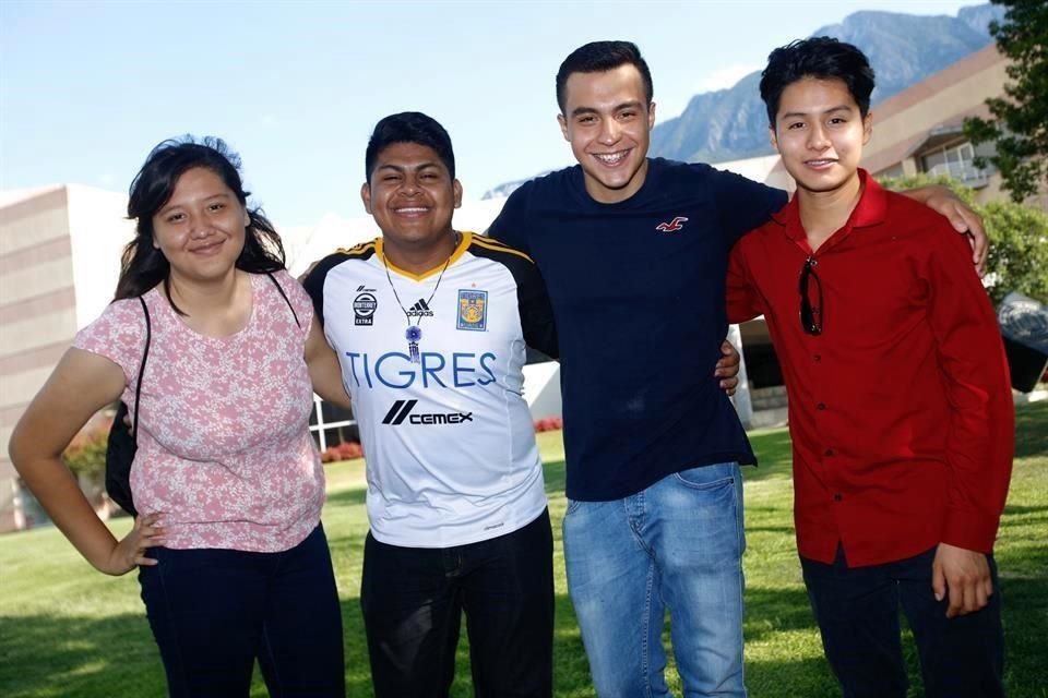 Isabel Juárez, Danilo Valencia, Maximiliano Vera y Brayan Ramón