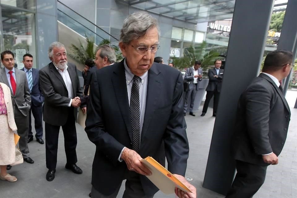 Cuauhtémoc Cárdenas, candidato presidencial en las elecciones de 1998.