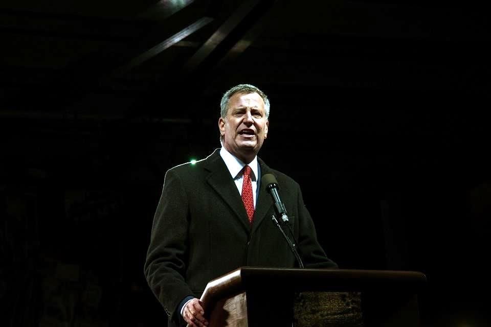 Alcalde de Nueva York, Bill de Blasio, dijo que tiene reportes de intentos de redadas de ICE ayer contra migrantes en esa ciudad.