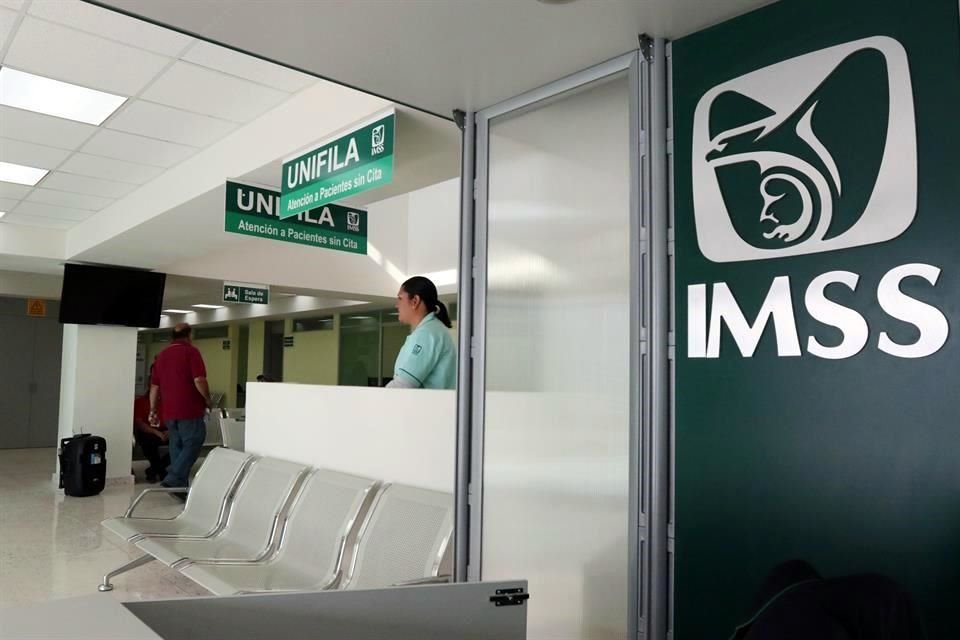 Según el artículo 277 de la Ley del Seguro Social, el Consejo Técnico del IMSS puede disponer de los excedentes que resulten de mayores ingresos a los previstos o de un menor gasto.