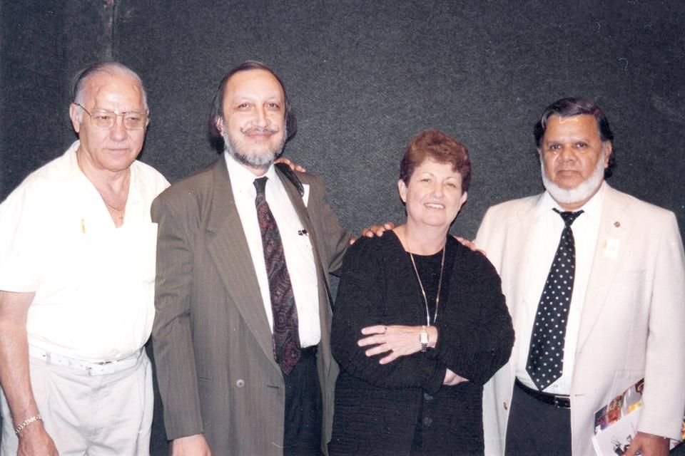 Andrés Huerta (izq. a der.), Miguel Covarrubias, Gloria Collado y Horacio Salazar, del grupo Apolodionis.
