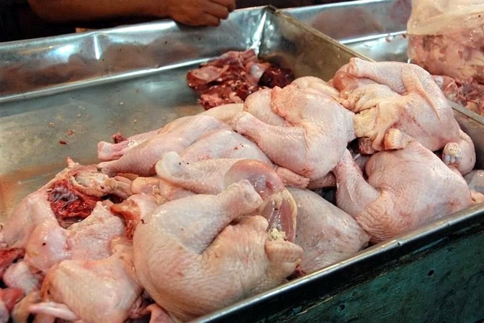 El impacto ha generado que México deje de producir 250 millones de pollos, equivalentes a 13 mil 362 mdp.