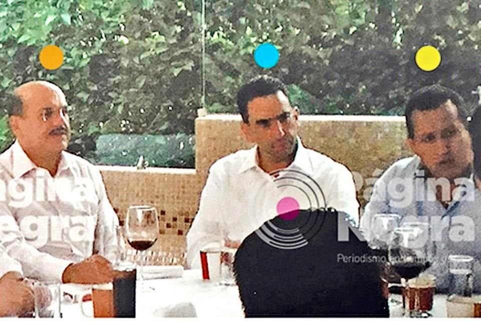 El Magistrado Carlos Loranca y el senador Javier Lozano en casa de Othón Muñoz.