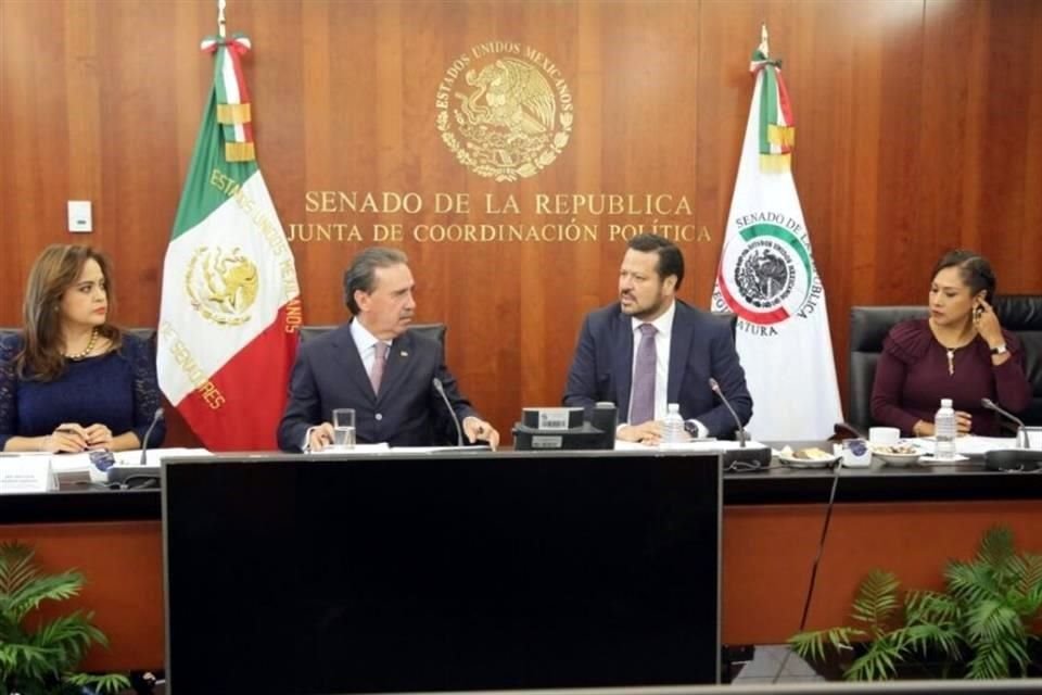 Legisladores del PRD y el PT en el Senado urgieron al Ejecutivo federal a implementar un plan integral que permita atender a dreamers.