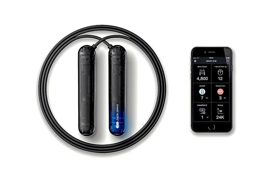 La cuerda inteligente SmartRope Pure se conecta a una aplicación por medio de Bluetooth para marcar tu progreso y motivarte.