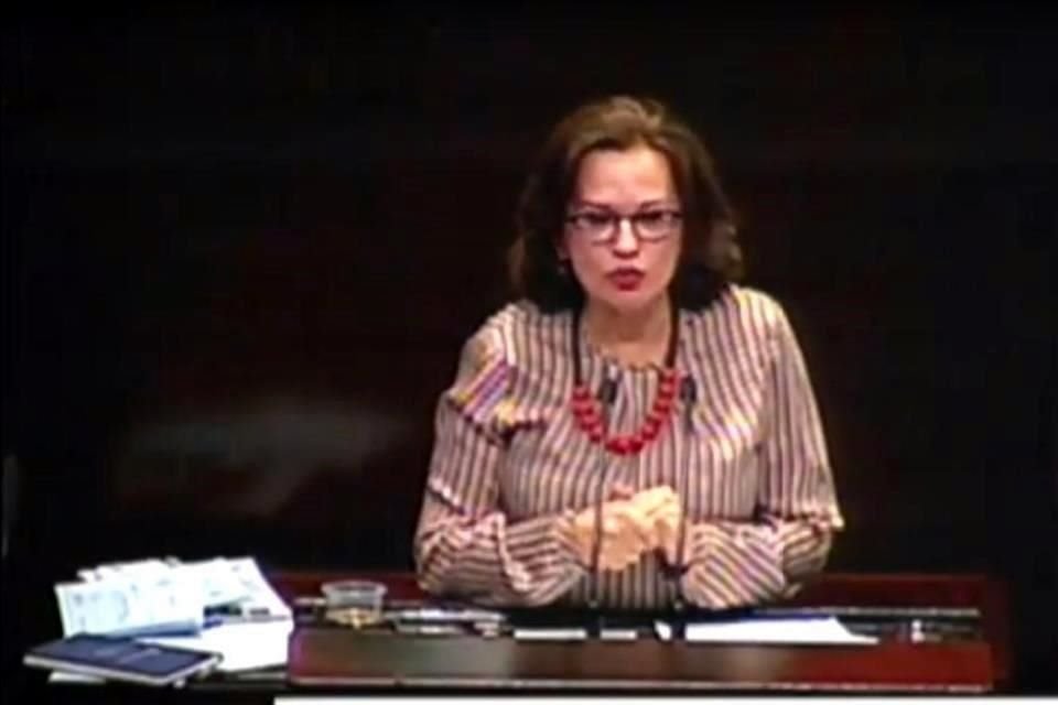 Cecilia Soto, diputada perredista, presentó ayer mismo una iniciativa de ley para que el Estado se allegue de más recursos para canalizarlos a la Secretaría de Relaciones Exteriores.